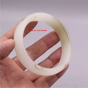 Natural White Jade chalcedony Agate Bangle Good Luck Gift 17mm W, 62mm Inner Dia